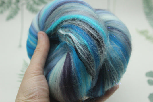 Merino Wool Blend - Blue Grey - 35 grams / 1.2 oz - Fibre for felting, weaving or spinning