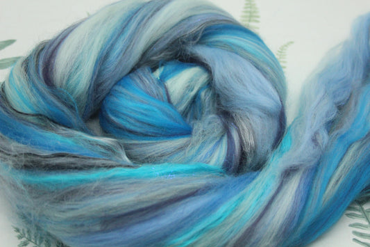 Merino Wool Blend - Blue Grey - 35 grams / 1.2 oz - Fibre for felting, weaving or spinning