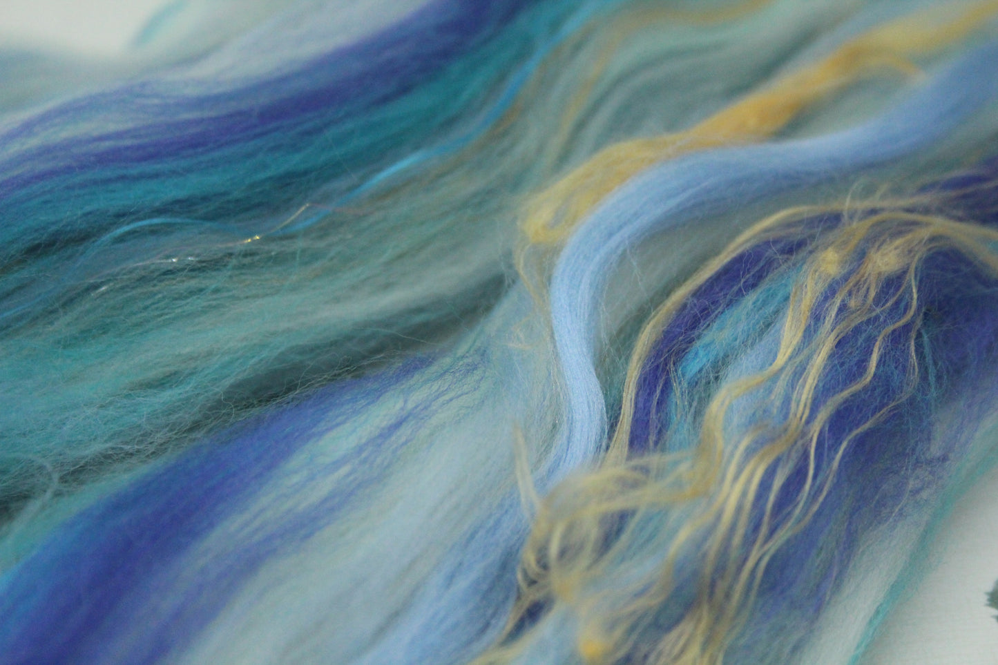 Merino Wool Blend - Orange Blue - 20 grams / 0.7 oz - Fibre for felting, weaving or spinning