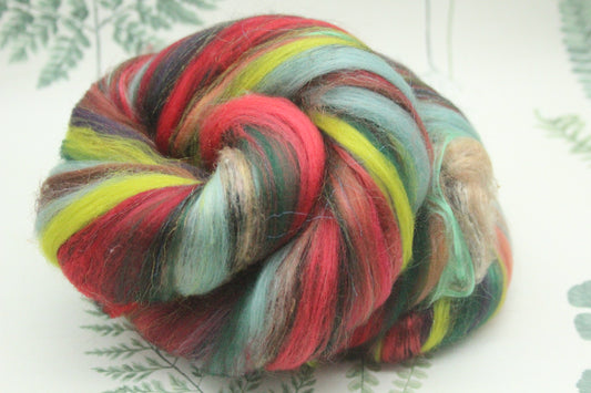Merino Wool Blend - Red Green - 59 grams / 2 oz - Fibre for felting, weaving or spinning
