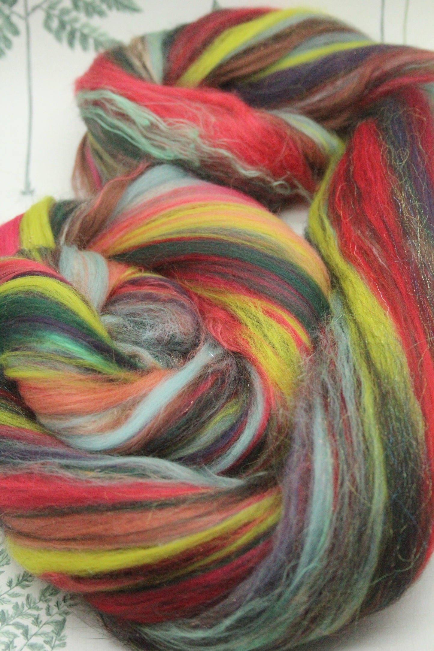 Merino Wool Blend - Red Green - 59 grams / 2 oz - Fibre for felting, weaving or spinning
