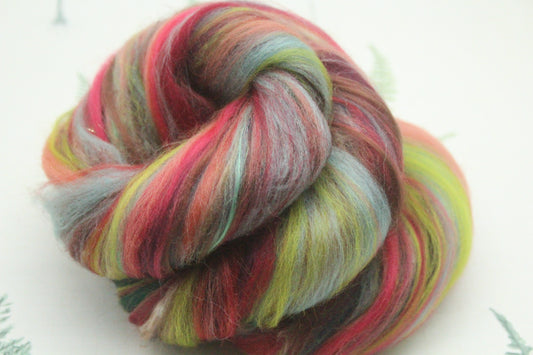 Merino Wool Blend - Red Green - 26 grams / 0.9 oz - Fibre for felting, weaving or spinning