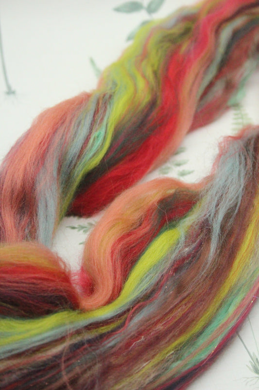 Merino Wool Blend - Red Green - 26 grams / 0.9 oz - Fibre for felting, weaving or spinning