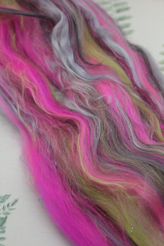 Merino Wool Blend - Pink Grey Black Green - 28 grams / 0.9 oz - Fibre for felting, weaving or spinning