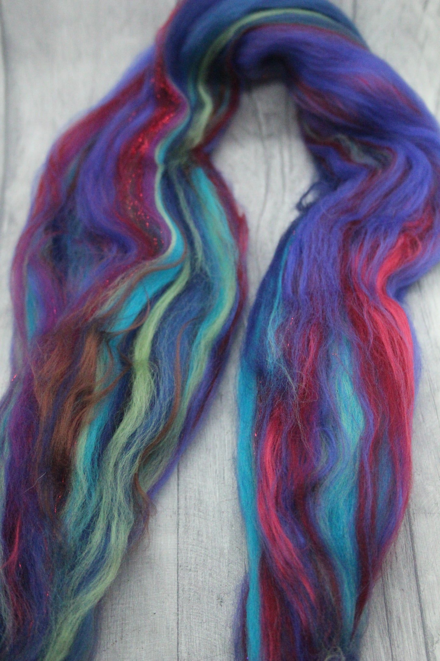 Wool Blend - Blue Red Ultraviolet  - 25 grams / 0.8 oz  - Fibre for felting, weaving or spinning