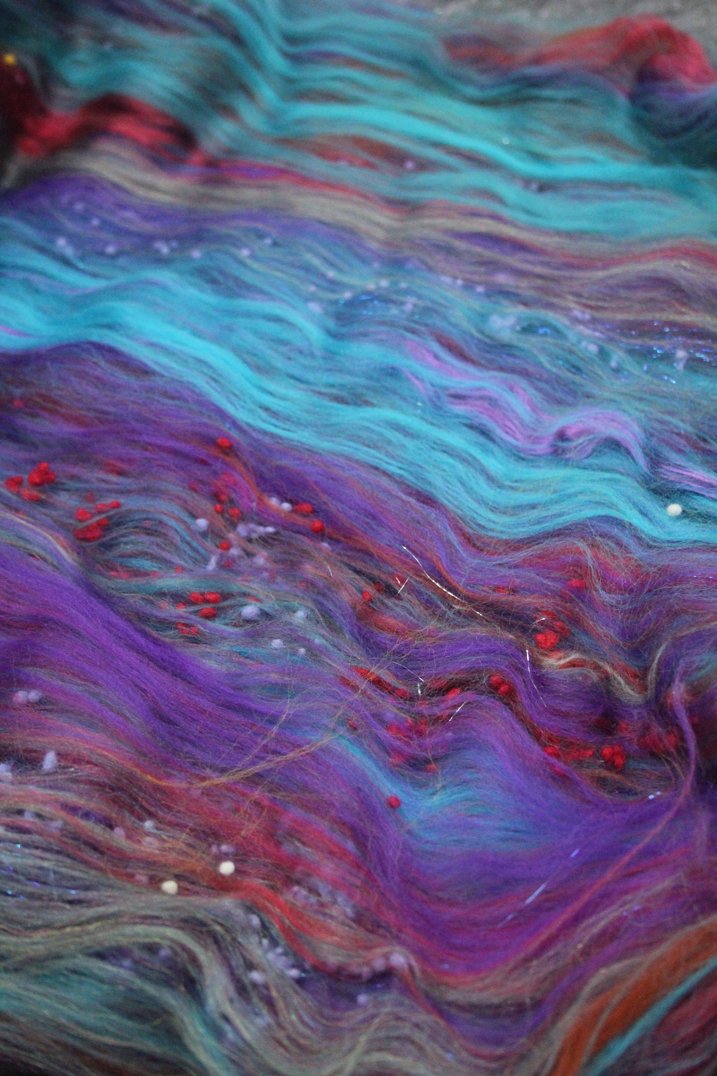 Merino Art Batt  - Purple Blue - NEPPS - 121 grams 4.2 oz - Wool for felting, spinning and weaving