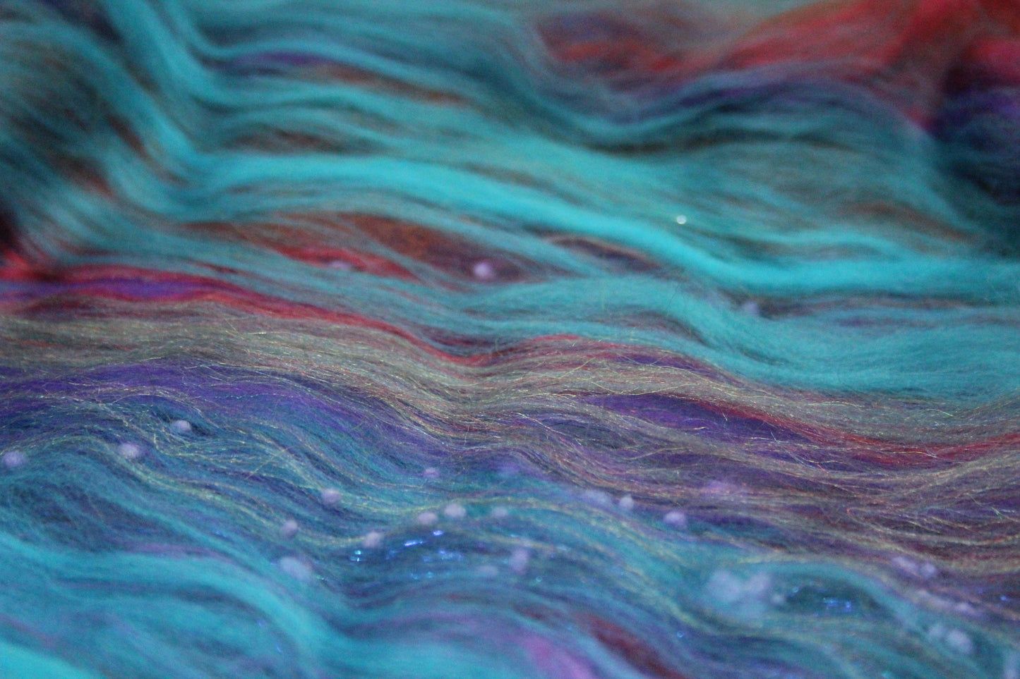 Merino Art Batt  - Purple Blue - NEPPS - 121 grams 4.2 oz - Wool for felting, spinning and weaving