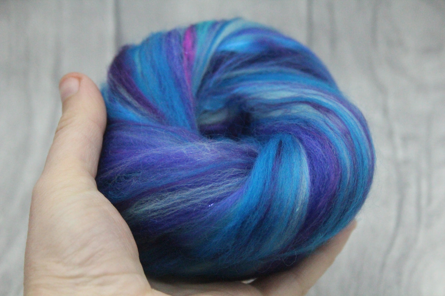 Wool Blend - Blue Purple  - 13 grams / 0.4 oz  - Fibre for felting, weaving or spinning