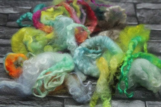 28 Grams Wool Imperfect Locks