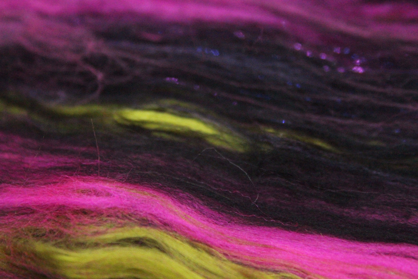 Merino Art Batt  - Pink Black Purple - 114 grams 4 oz - Wool for felting, spinning and weaving