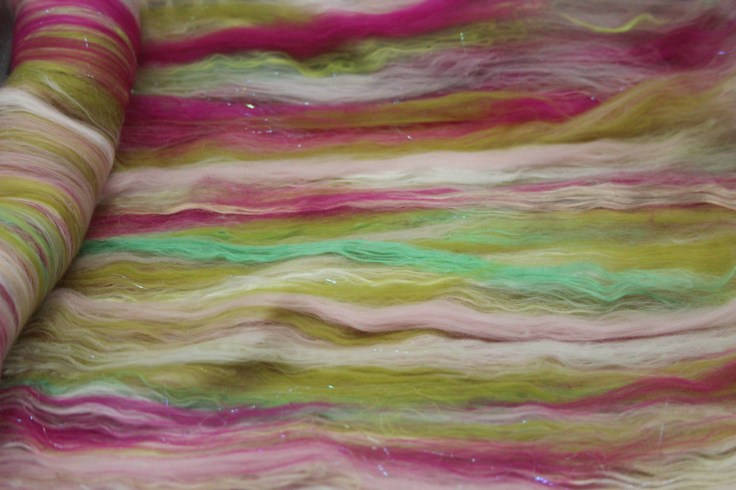 Supersoft Merino Art Batt  - Pink Green - 66 grams 2.3 oz - Wool for felting, spinning and weaving
