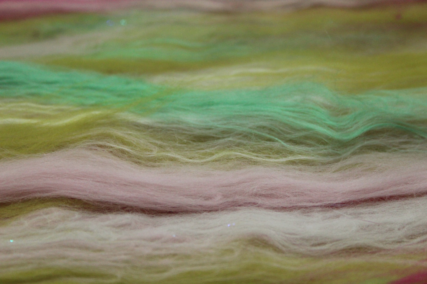 Supersoft Merino Art Batt  - Pink Green - 66 grams 2.3 oz - Wool for felting, spinning and weaving