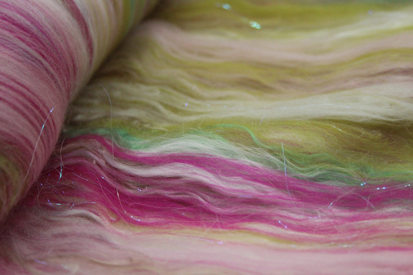 Supersoft Merino Art Batt  - Pink Green - 66 grams 2.3 oz - Wool for felting, spinning and weaving
