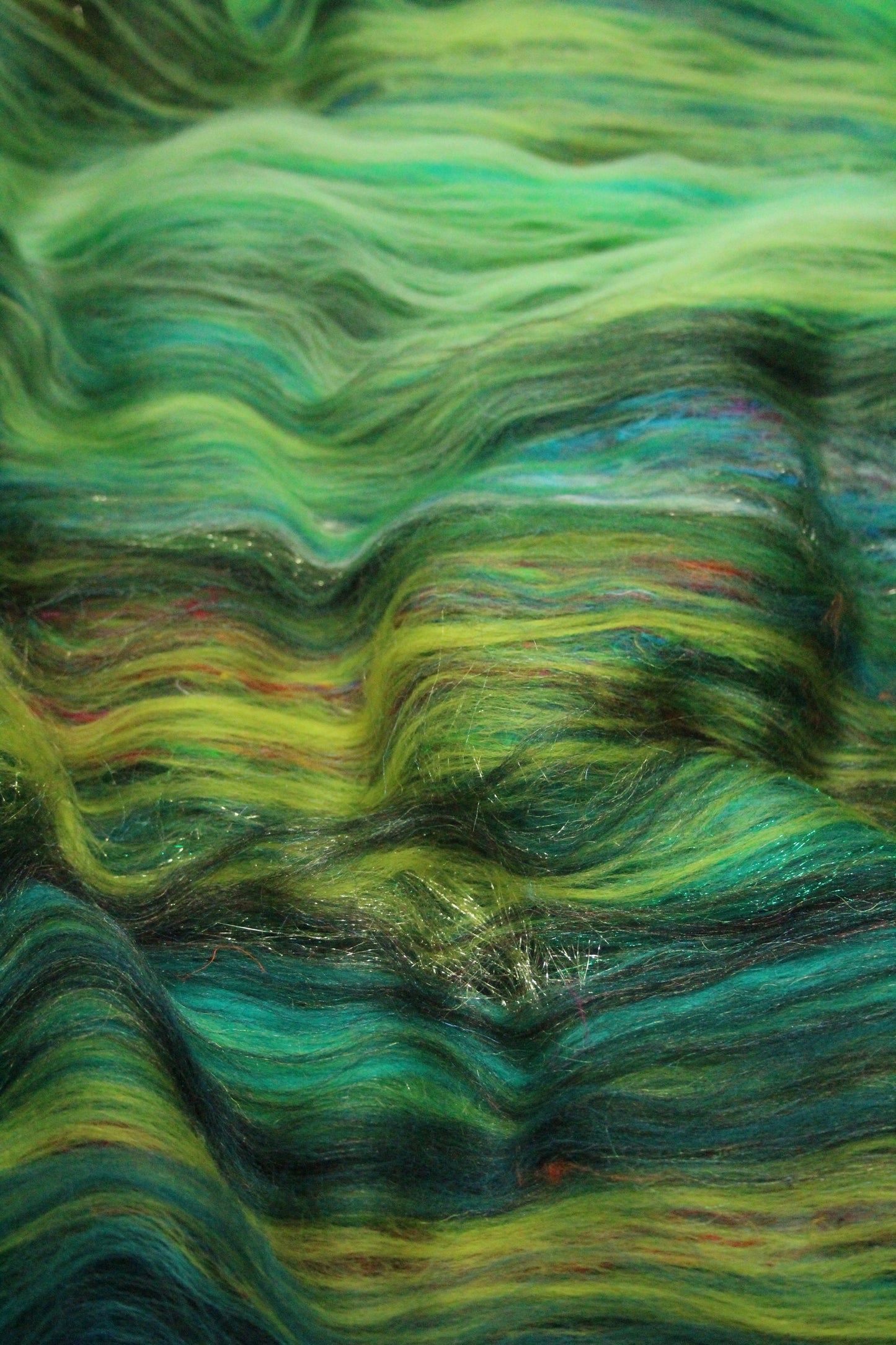 Art Batt  -  Black Green - 142 grams 5 oz - Wool for felting, spinning and weaving
