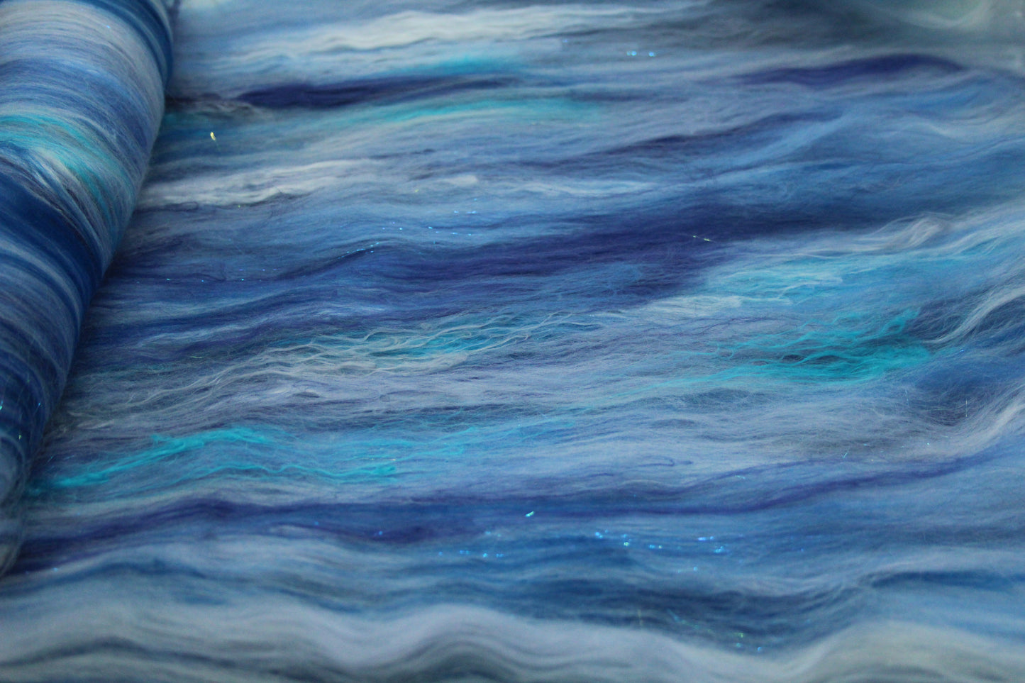 Merino Art Batt  - Blue White - 83 grams 2.9 oz - Wool for felting, spinning and weaving