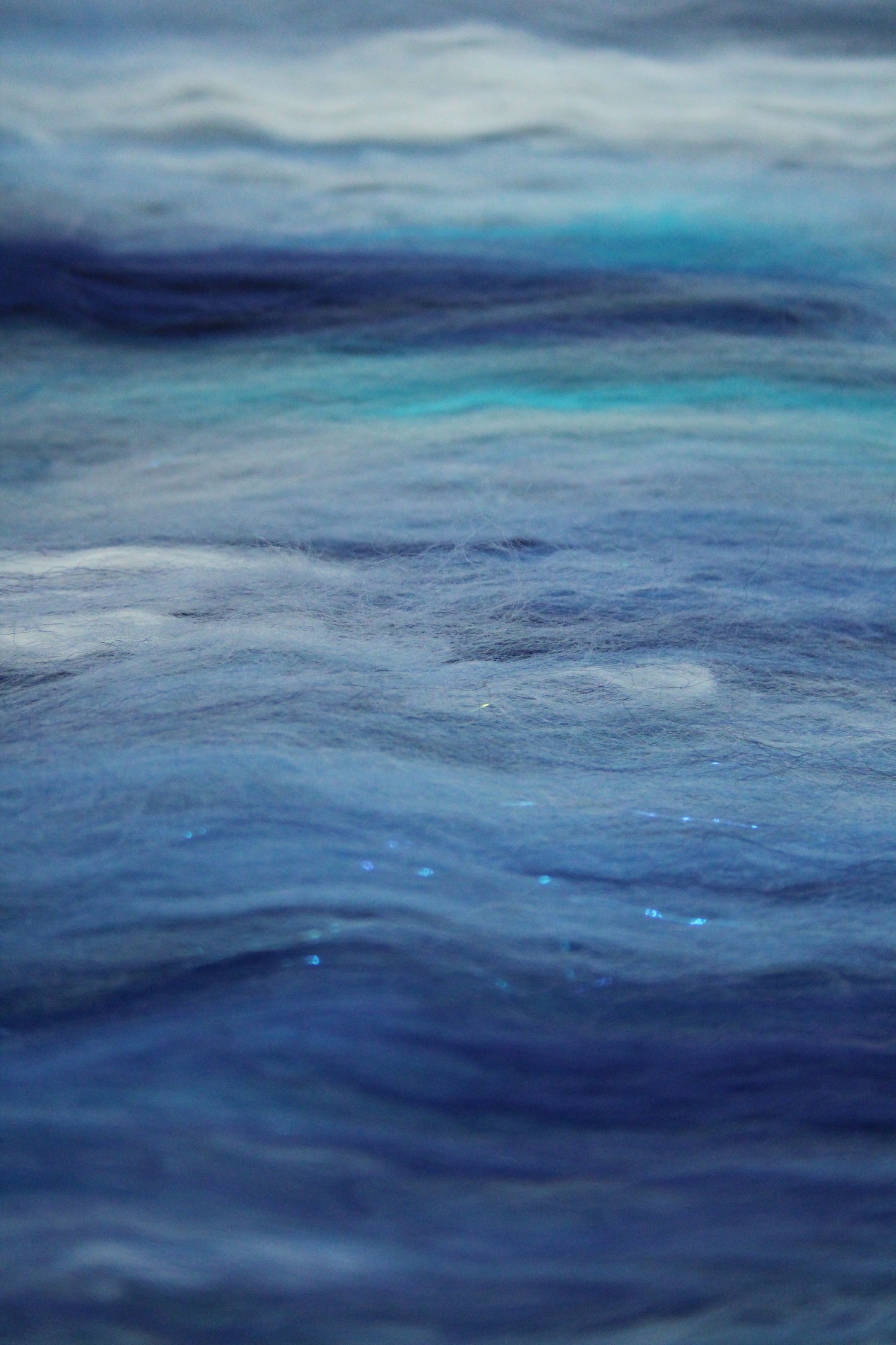 Merino Art Batt  - Blue White - 83 grams 2.9 oz - Wool for felting, spinning and weaving