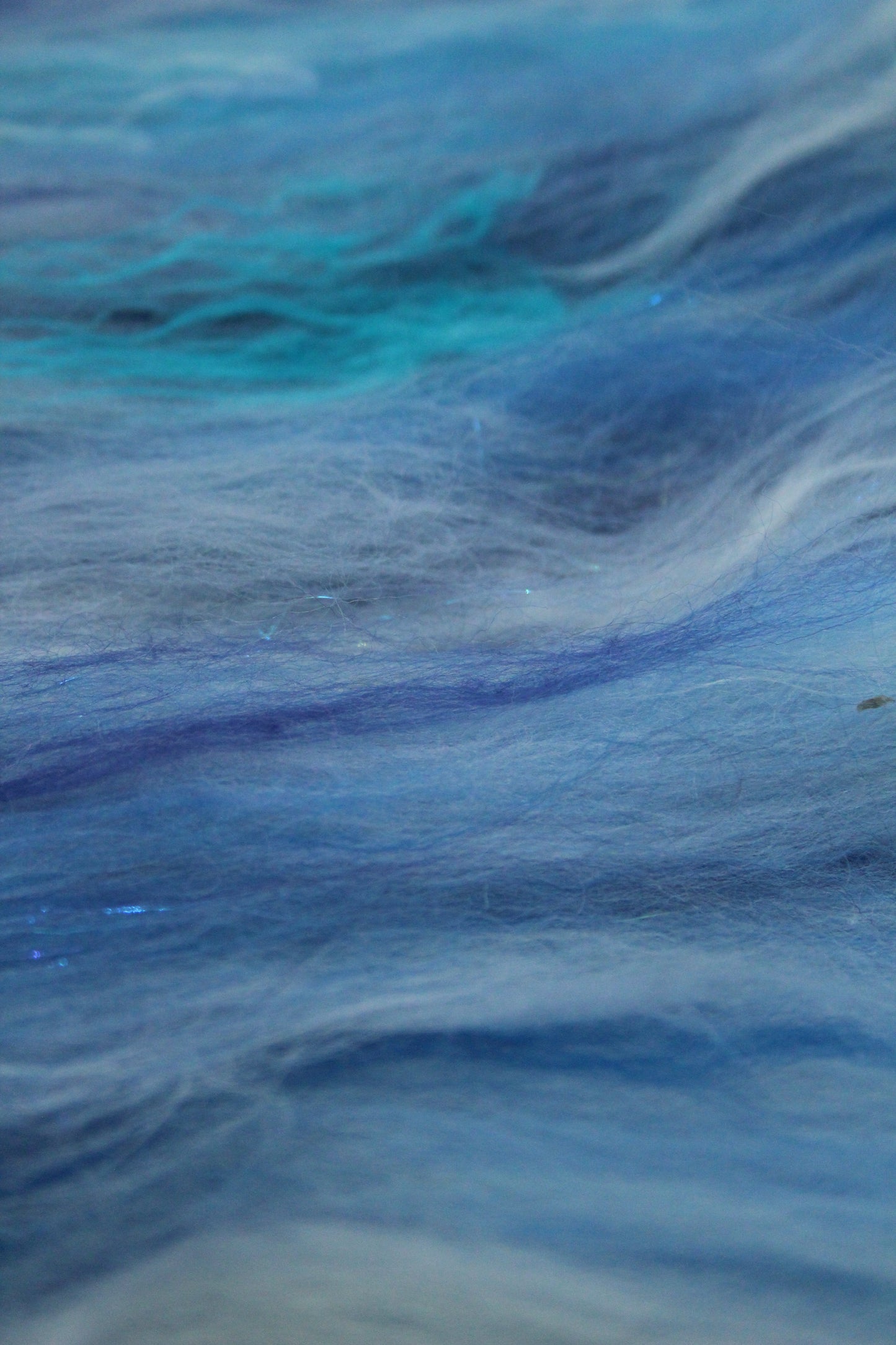 Merino Art Batt  - Blue White - 83 grams 2.9 oz - Wool for felting, spinning and weaving