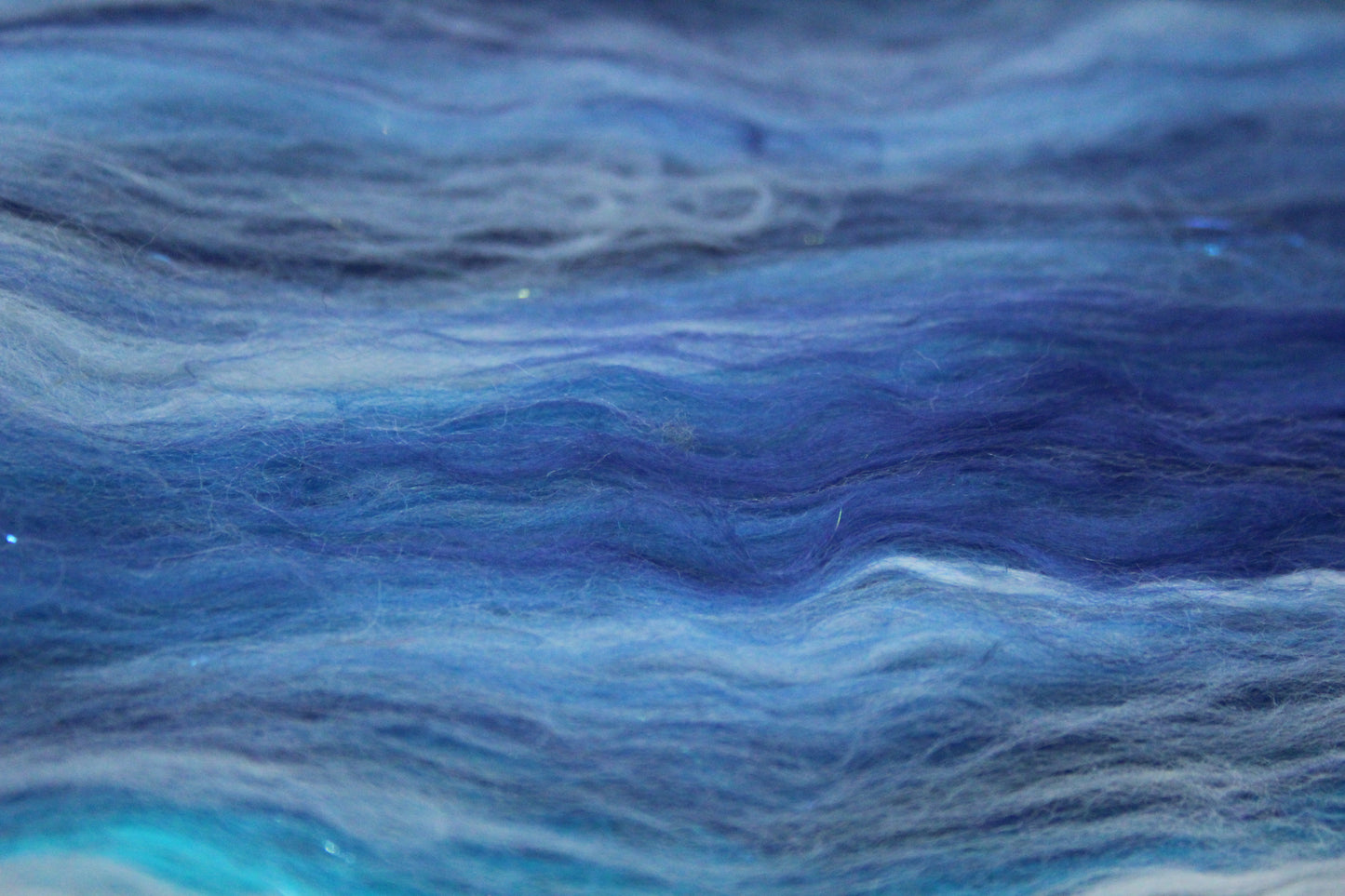 Merino Art Batt  - Blue White - 83 grams 2.9 oz - Wool for felting, spinning and weaving