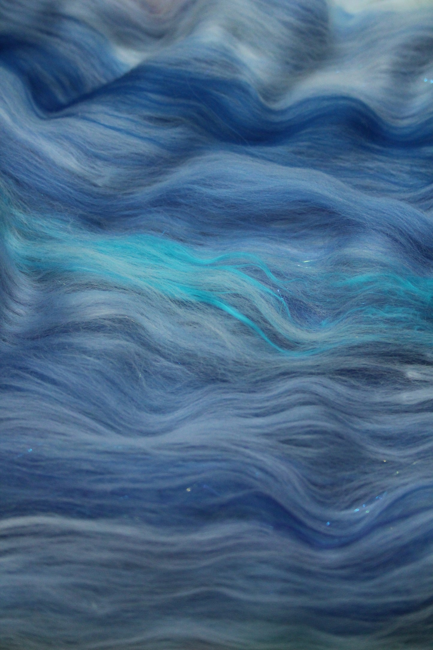 Merino Art Batt  - Blue White - 83 grams 2.9 oz - Wool for felting, spinning and weaving