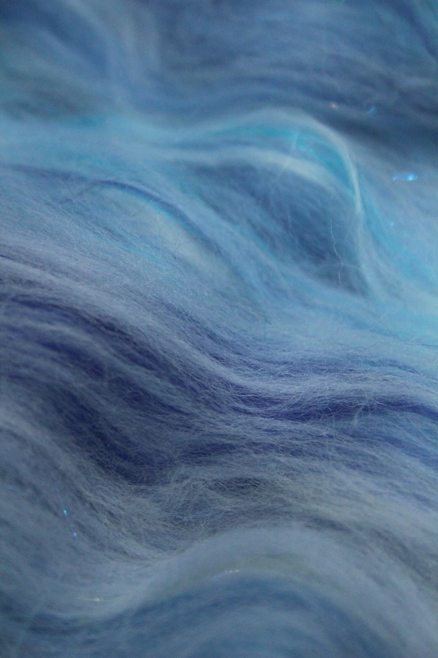 Merino Art Batt  - Blue White - 83 grams 2.9 oz - Wool for felting, spinning and weaving