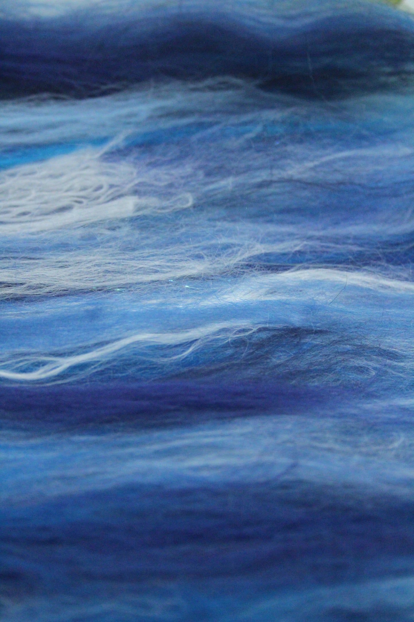 Merino Art Batt  - Blue White - 87 grams 3 oz - Wool for felting, spinning and weaving