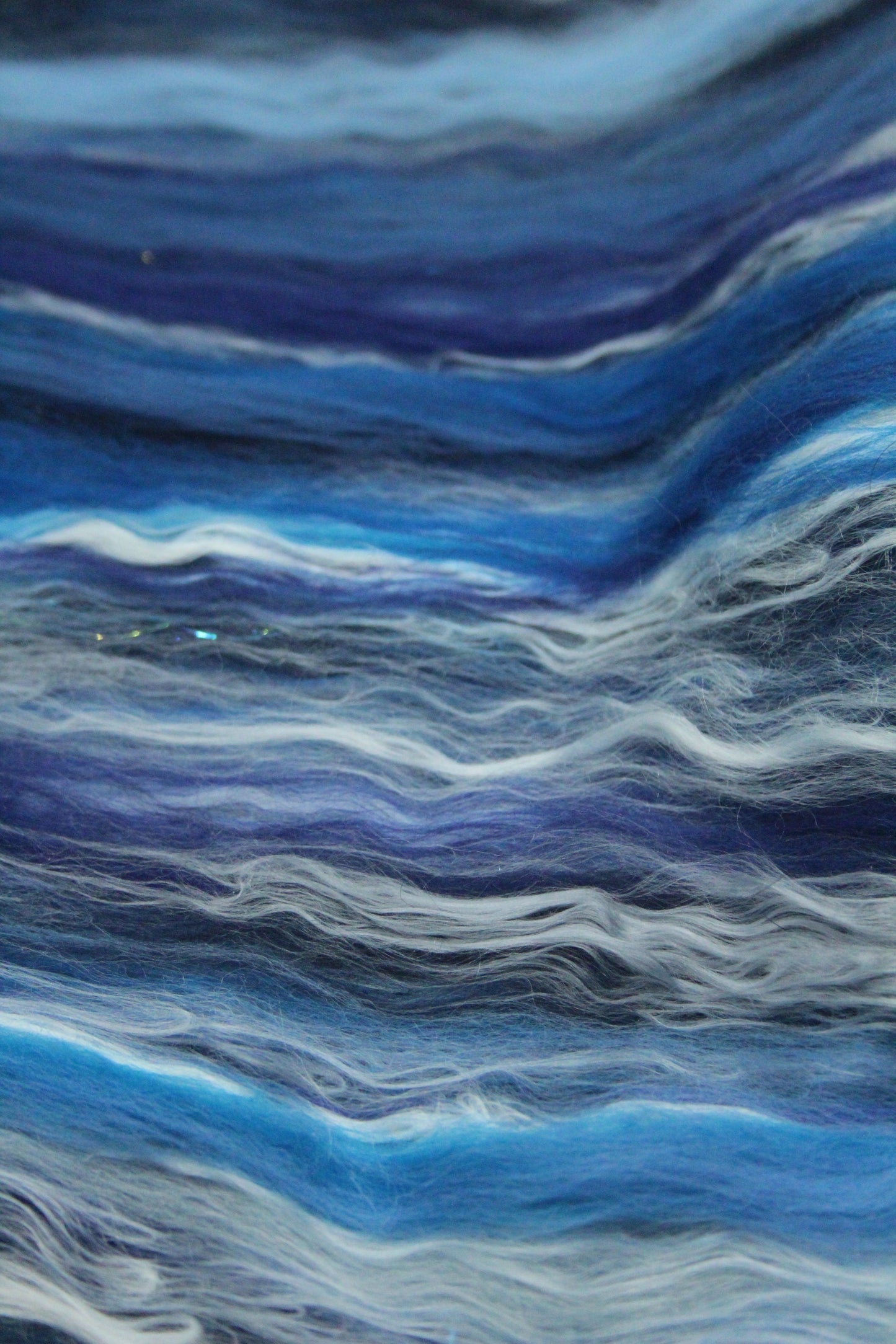Merino Art Batt  - Blue White - 87 grams 3 oz - Wool for felting, spinning and weaving