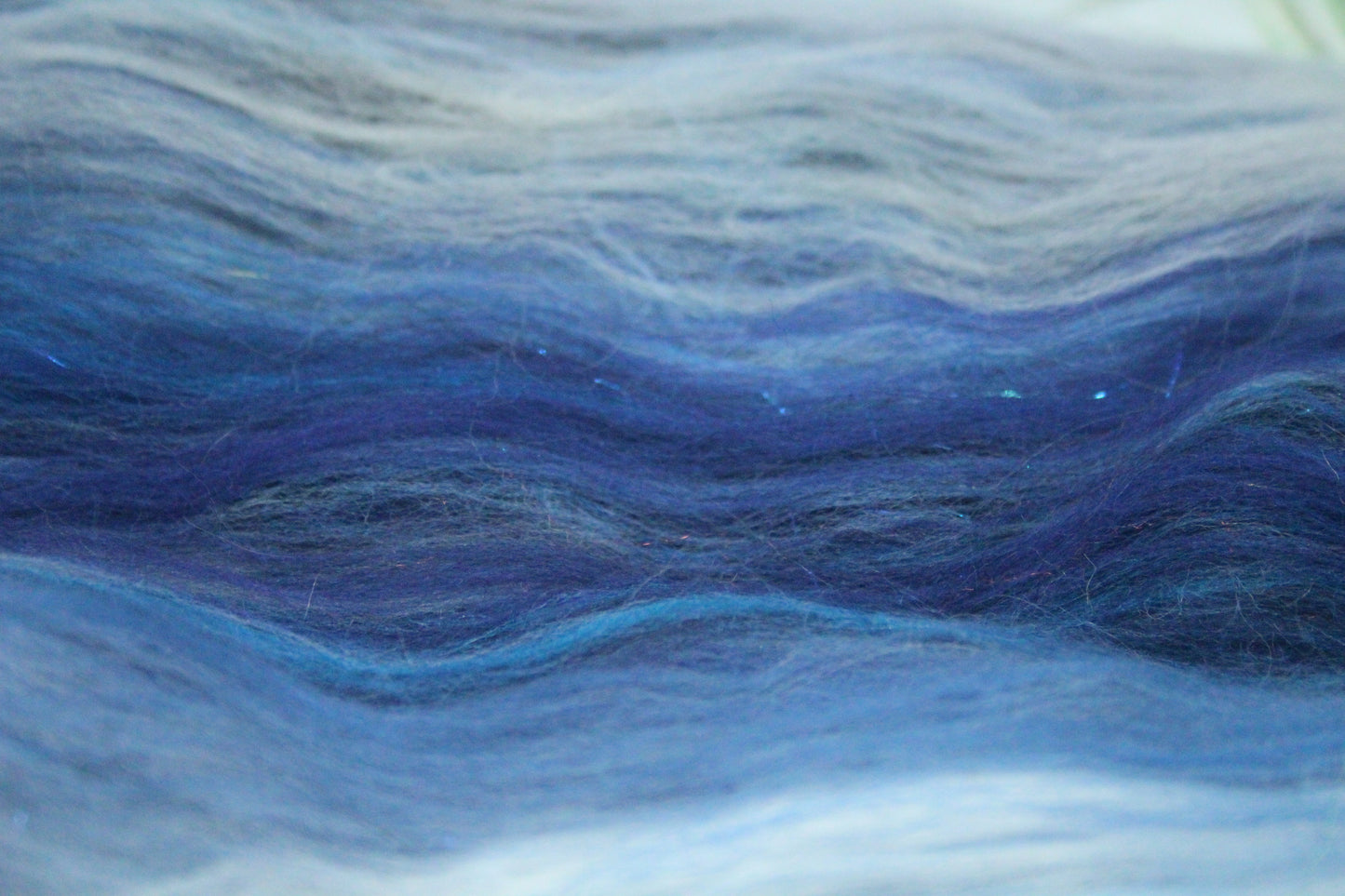 Merino Art Batt  - Blue White - 87 grams 3 oz - Wool for felting, spinning and weaving