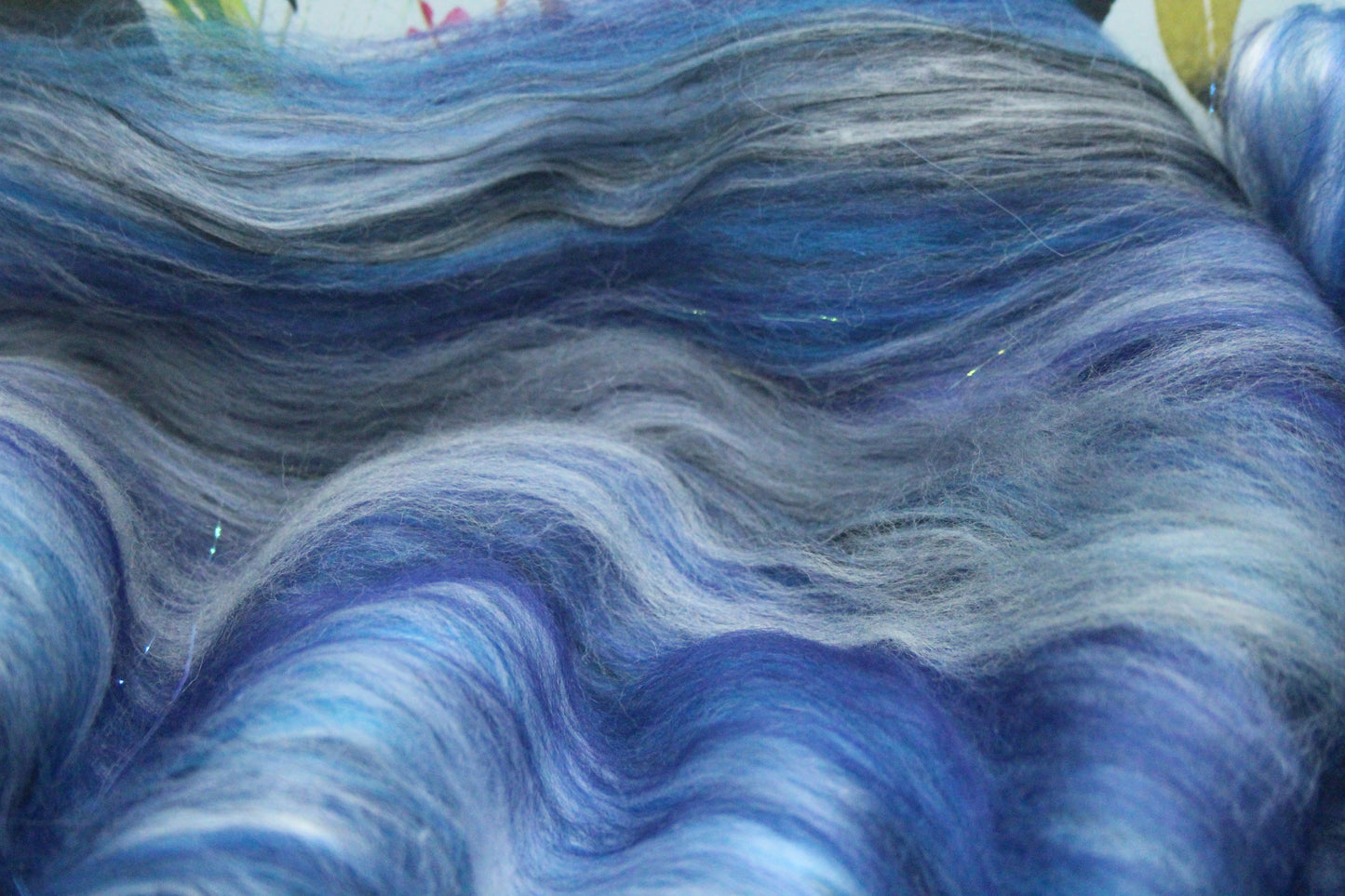 Merino Art Batt  - Blue White - 87 grams 3 oz - Wool for felting, spinning and weaving