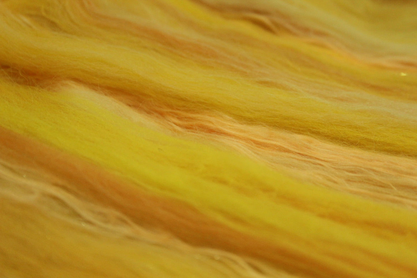 Merino Art Batt  -  Yellow - 59 grams 2 oz - Wool for felting, spinning and weaving
