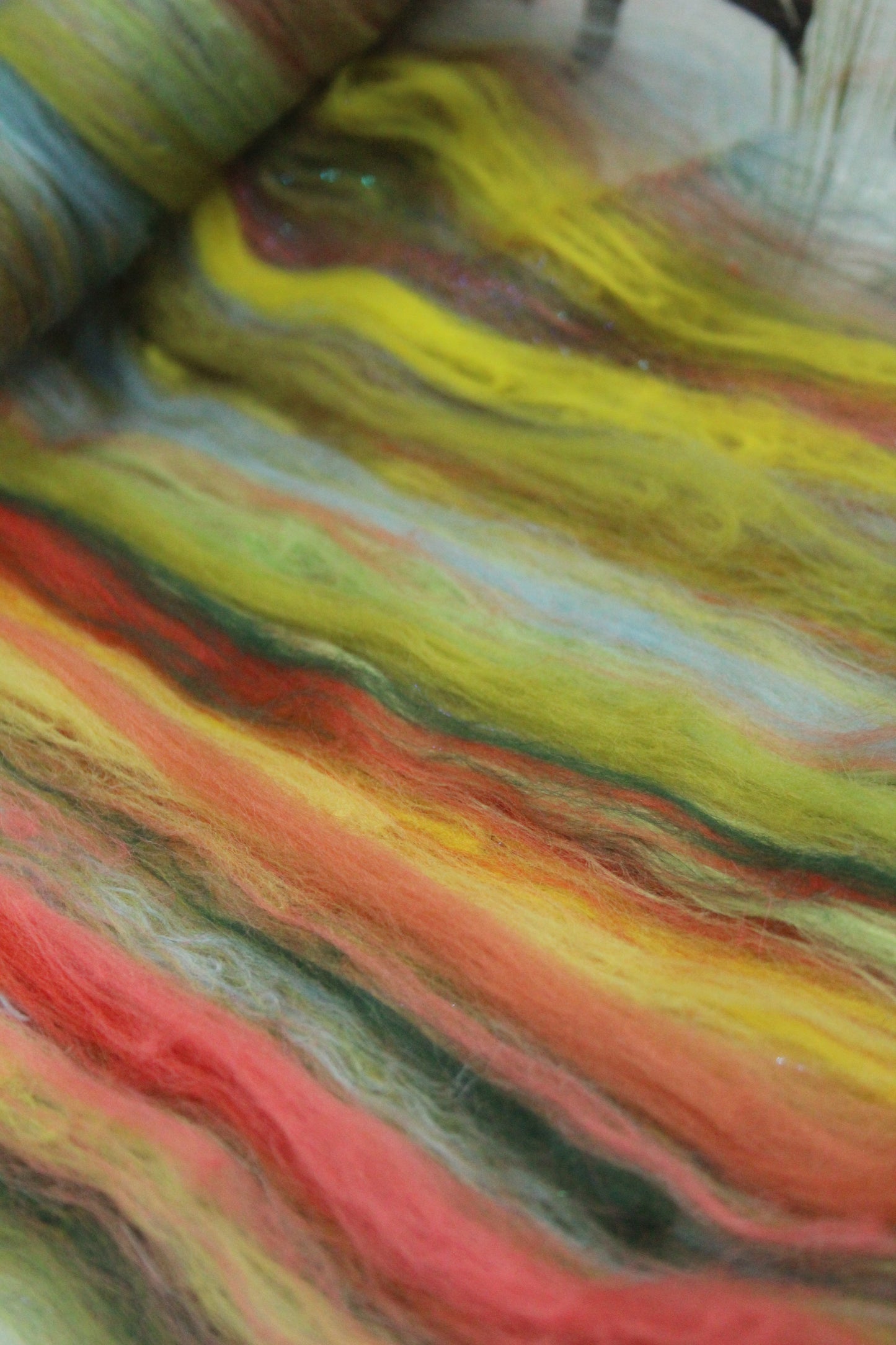 Merino Art Batt  -  Green Yellow - 43 grams 1.5 oz - Wool for felting, spinning and weaving