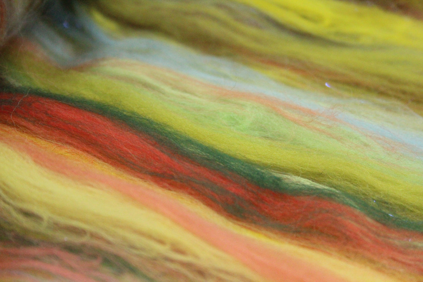 Merino Art Batt  -  Green Yellow - 43 grams 1.5 oz - Wool for felting, spinning and weaving