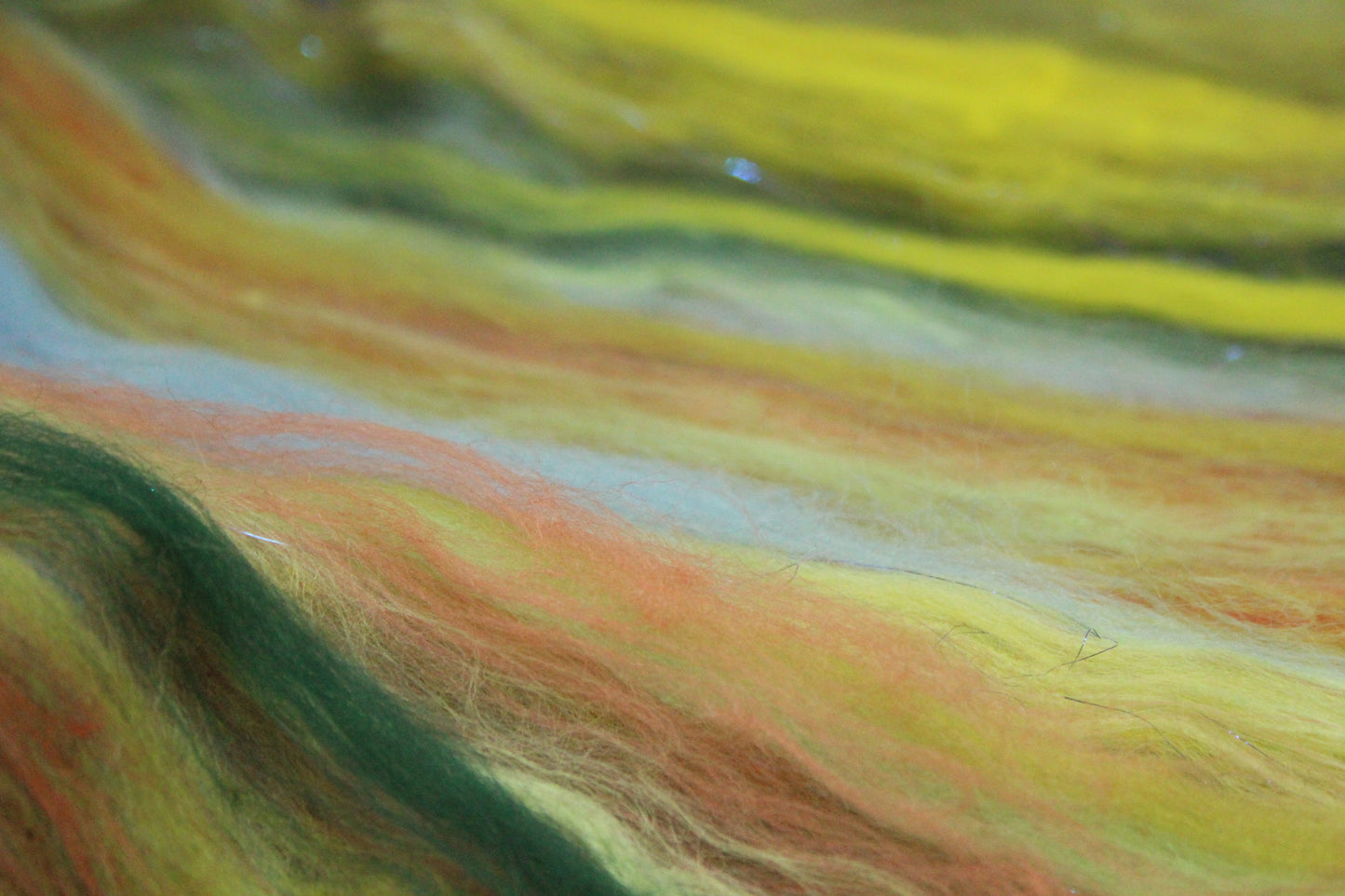 Merino Art Batt  -  Green Yellow - 43 grams 1.5 oz - Wool for felting, spinning and weaving