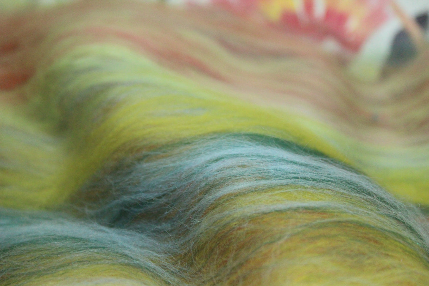 Merino Art Batt  -  Green Yellow - 43 grams 1.5 oz - Wool for felting, spinning and weaving