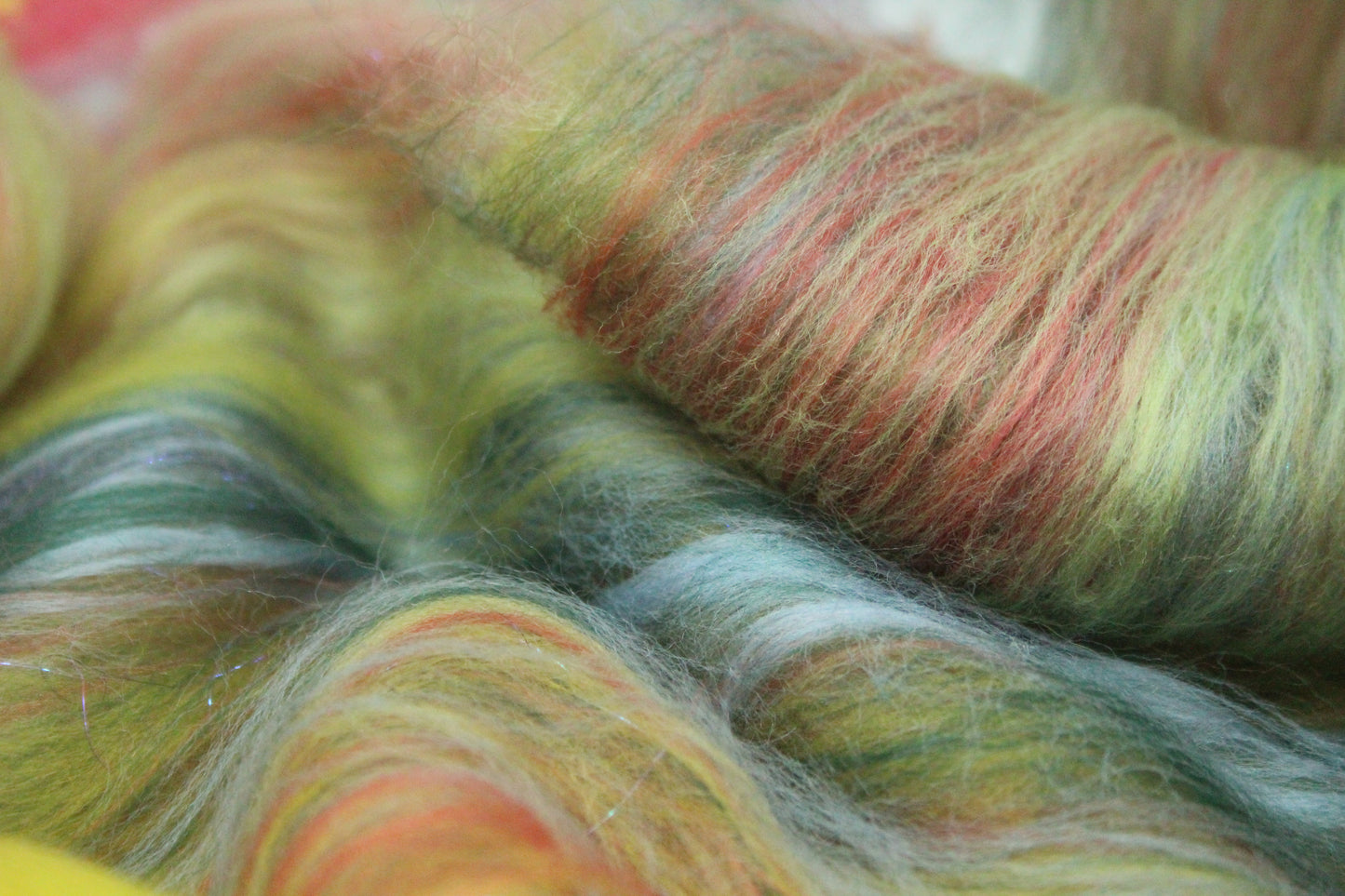 Merino Art Batt  -  Green Yellow - 43 grams 1.5 oz - Wool for felting, spinning and weaving