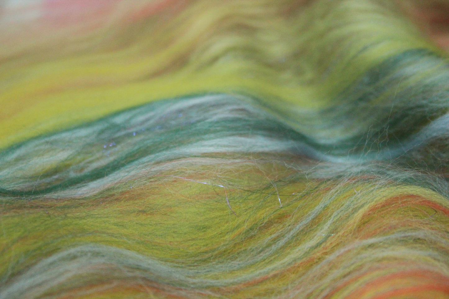 Merino Art Batt  -  Green Yellow - 43 grams 1.5 oz - Wool for felting, spinning and weaving