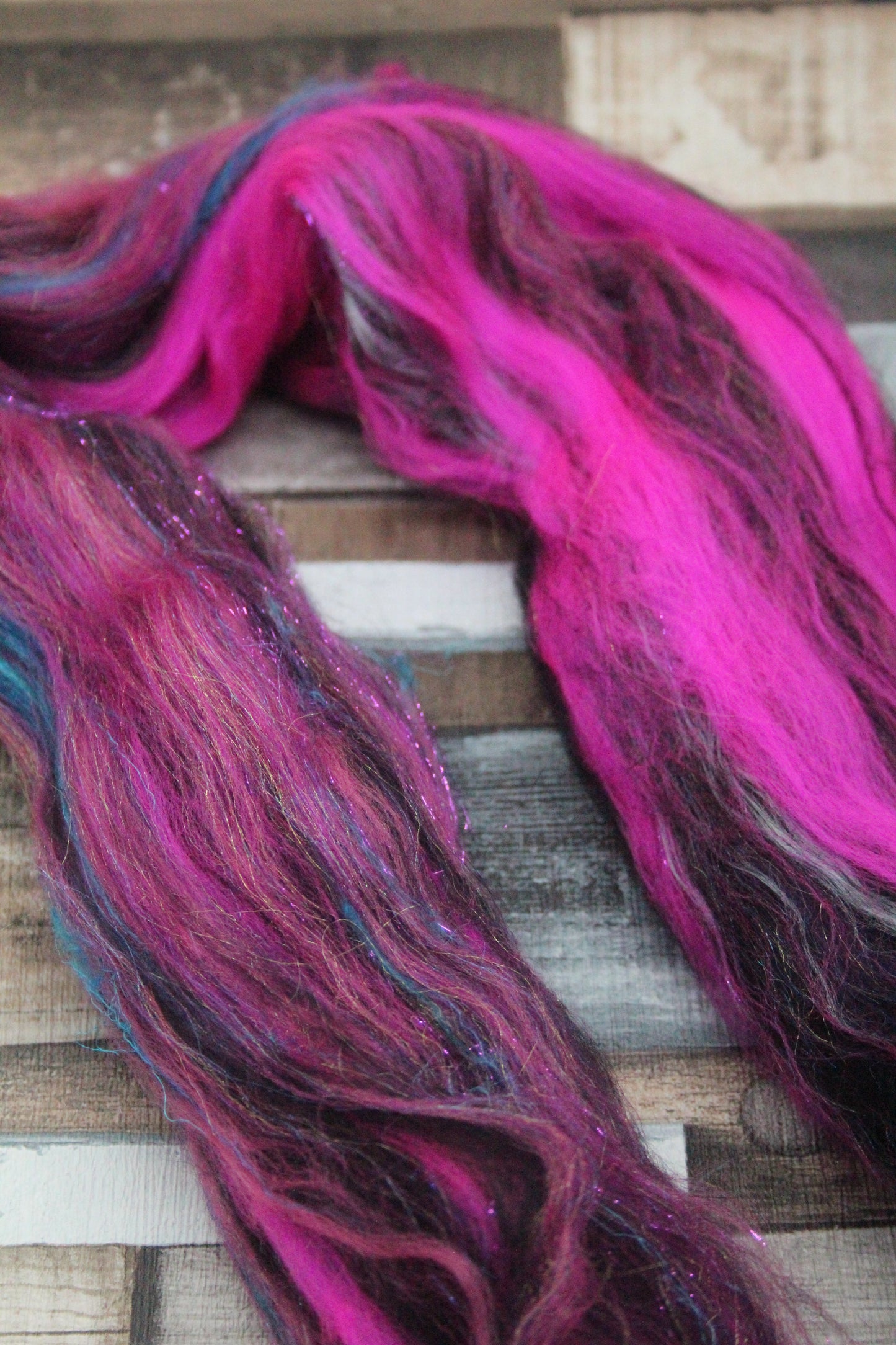 Merino Wool Blend - Pink Black - 22 grams / 0.7 oz  - Fibre for felting, weaving or spinning