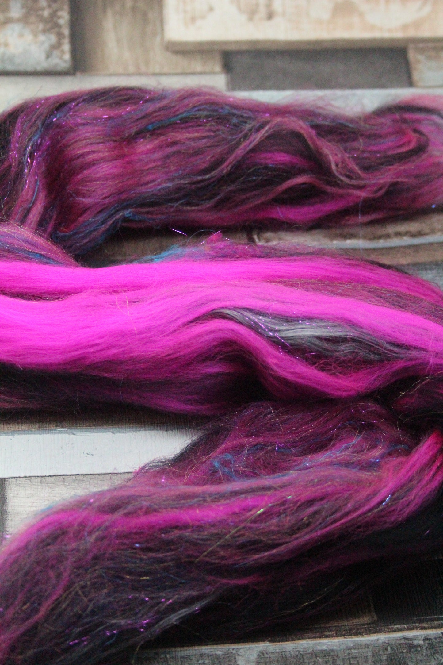 Merino Wool Blend - Pink Black - 22 grams / 0.7 oz  - Fibre for felting, weaving or spinning