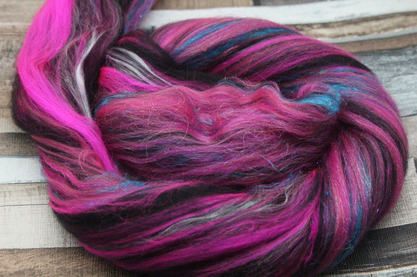 Merino Wool Blend - Pink Black - 32 grams / 1.1 oz  - Fibre for felting, weaving or spinning
