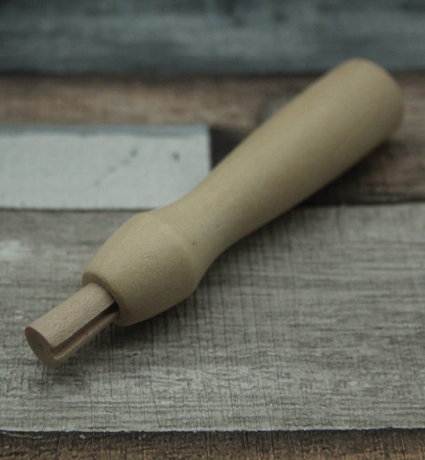 Wooden handle for a felting needle