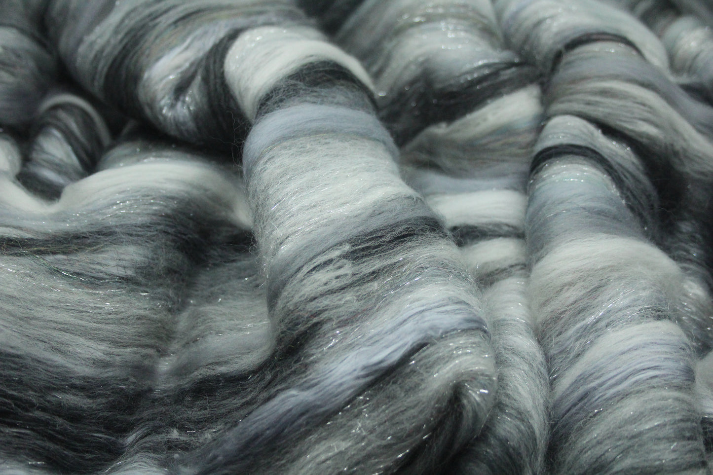 Merino Art Batt  -  White Grey Black - 110 grams 3.8 oz - Wool for felting, spinning and weaving