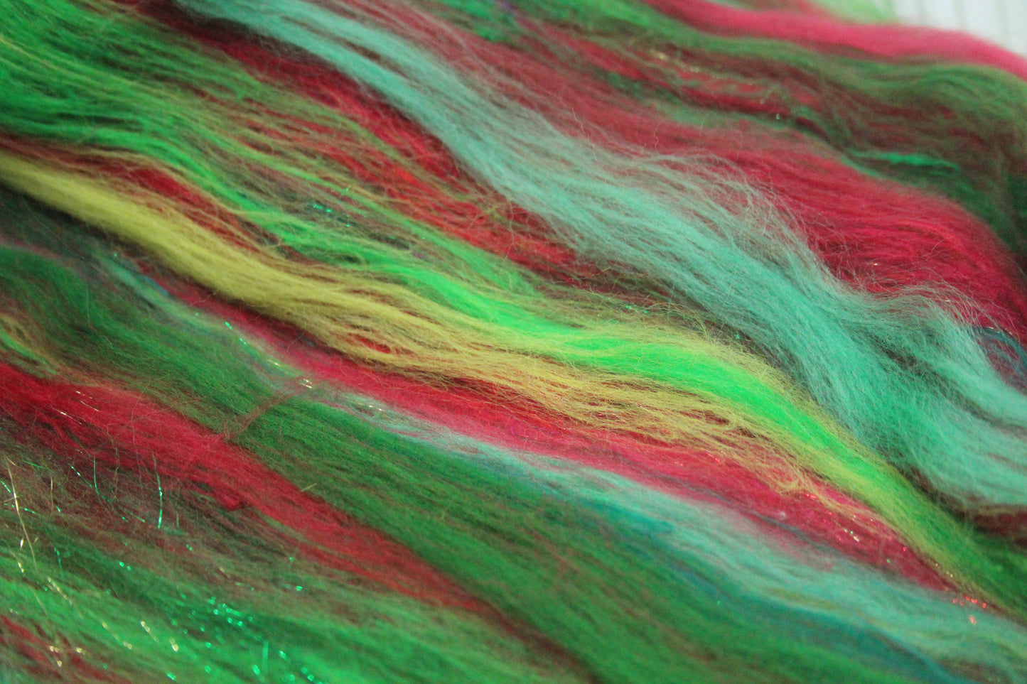 Merino Art Batt  -  Green Red - 72 grams 2.5 oz - Wool for felting, spinning and weaving