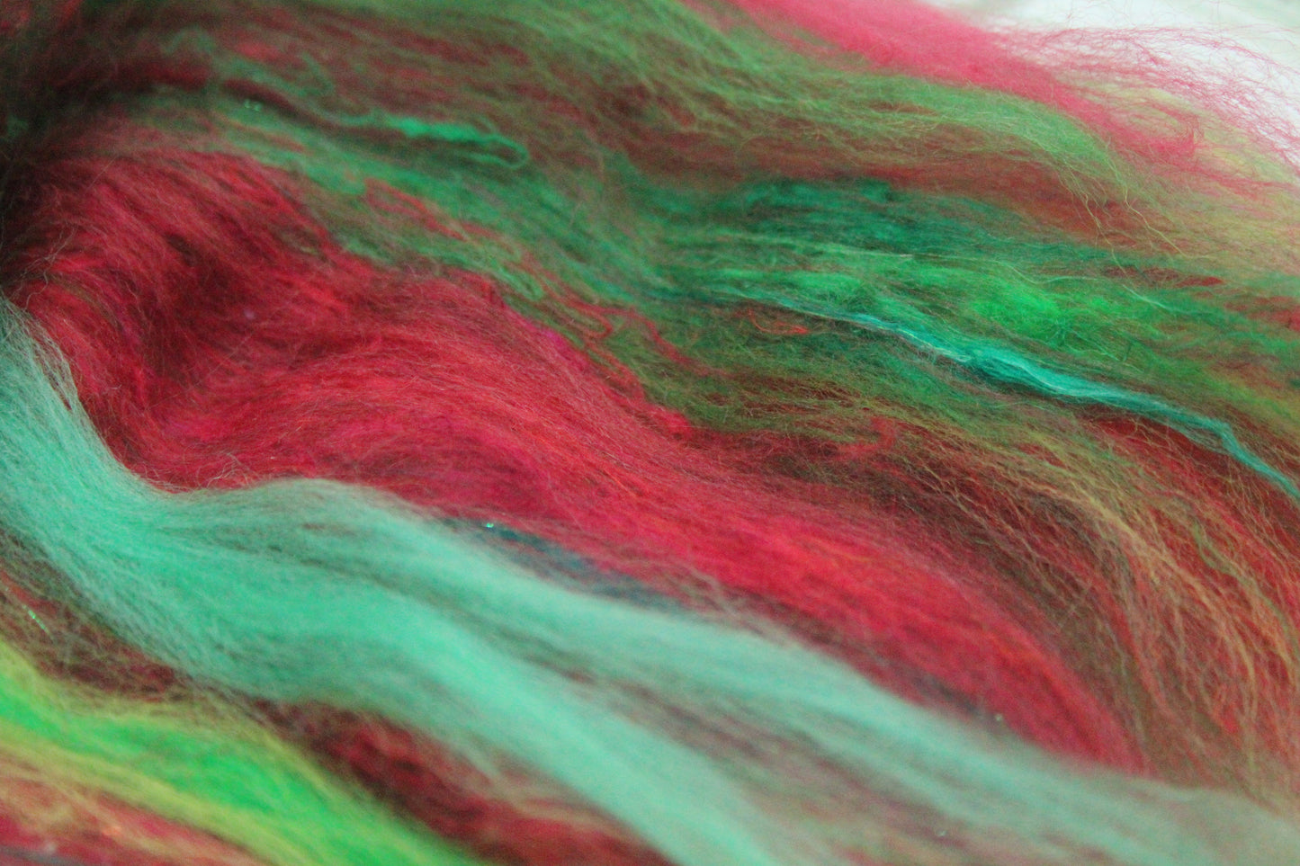 Merino Art Batt  -  Green Red - 72 grams 2.5 oz - Wool for felting, spinning and weaving