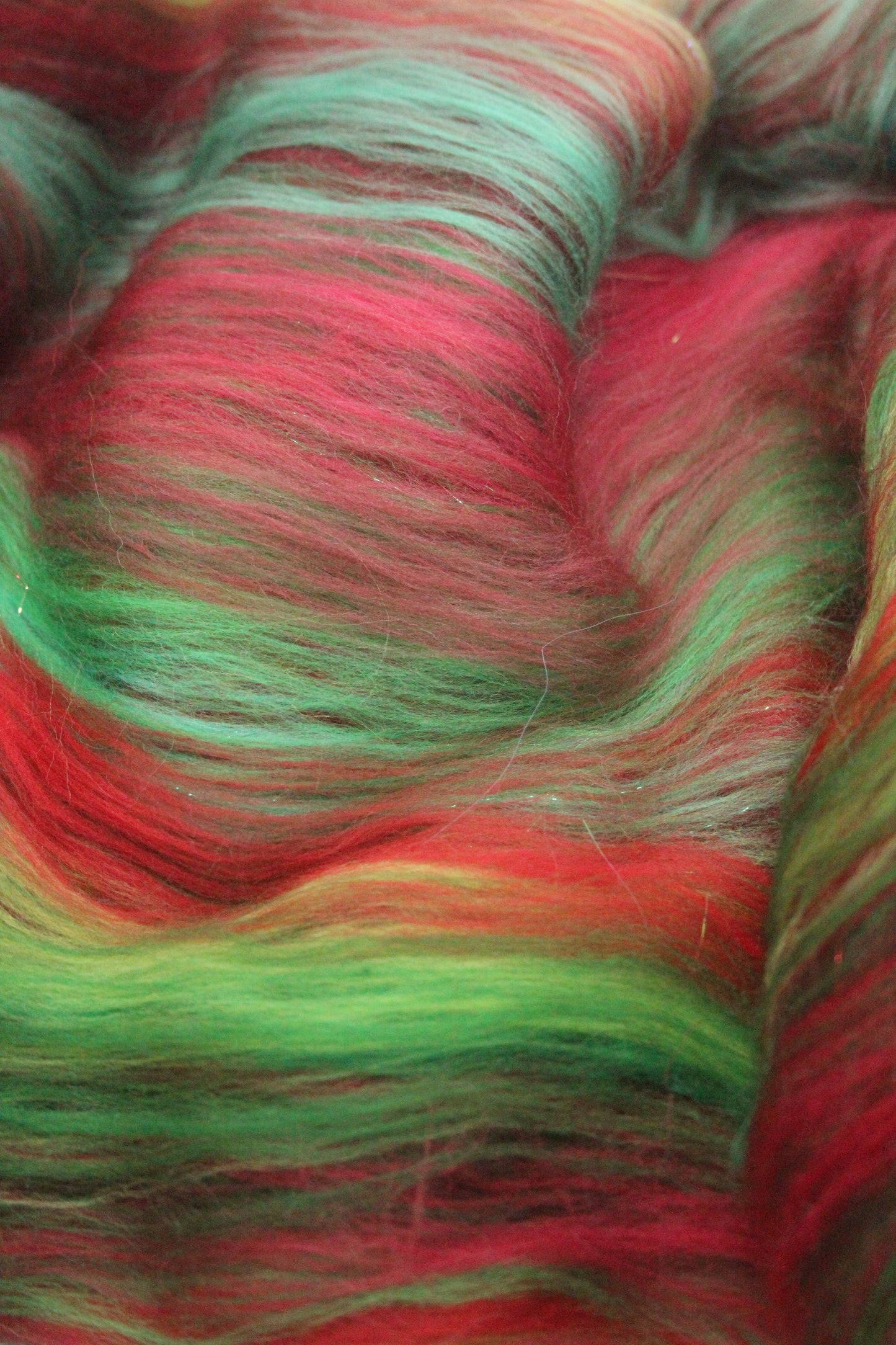 Merino Art Batt  -  Green Red - 72 grams 2.5 oz - Wool for felting, spinning and weaving