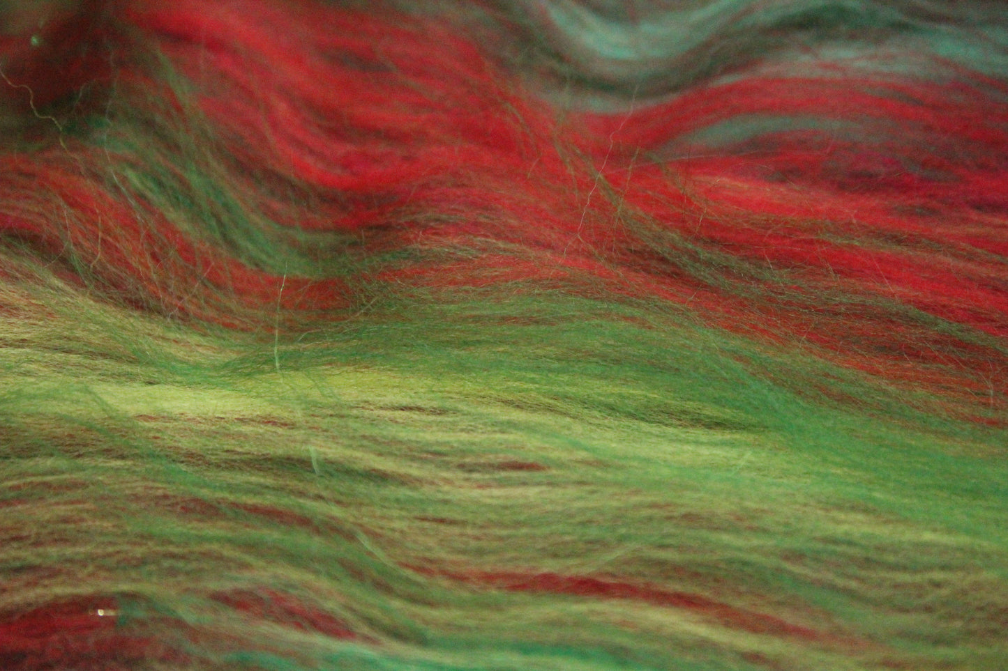 Merino Art Batt  -  Green Red - 72 grams 2.5 oz - Wool for felting, spinning and weaving