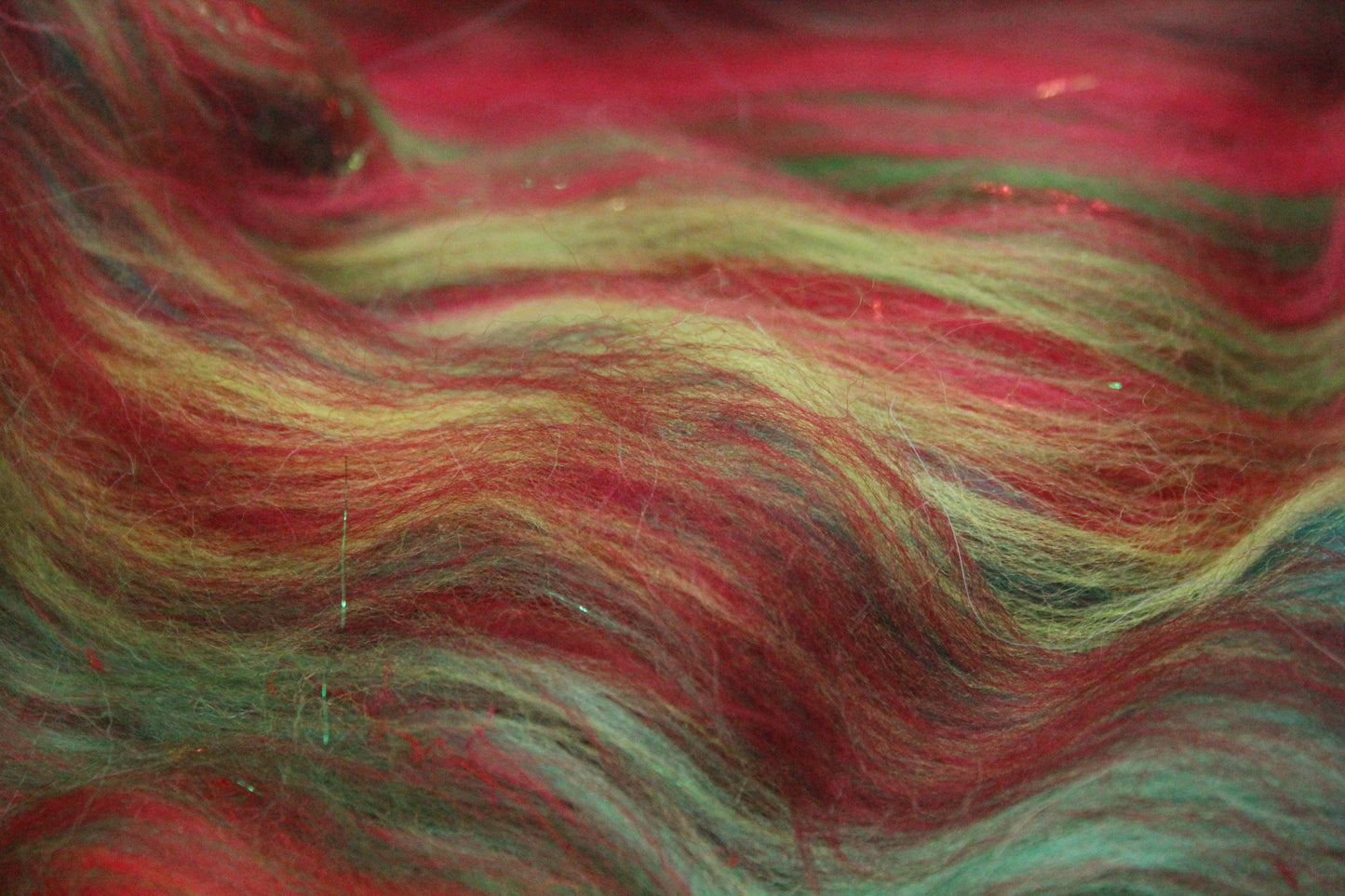 Merino Art Batt  -  Green Red - 72 grams 2.5 oz - Wool for felting, spinning and weaving