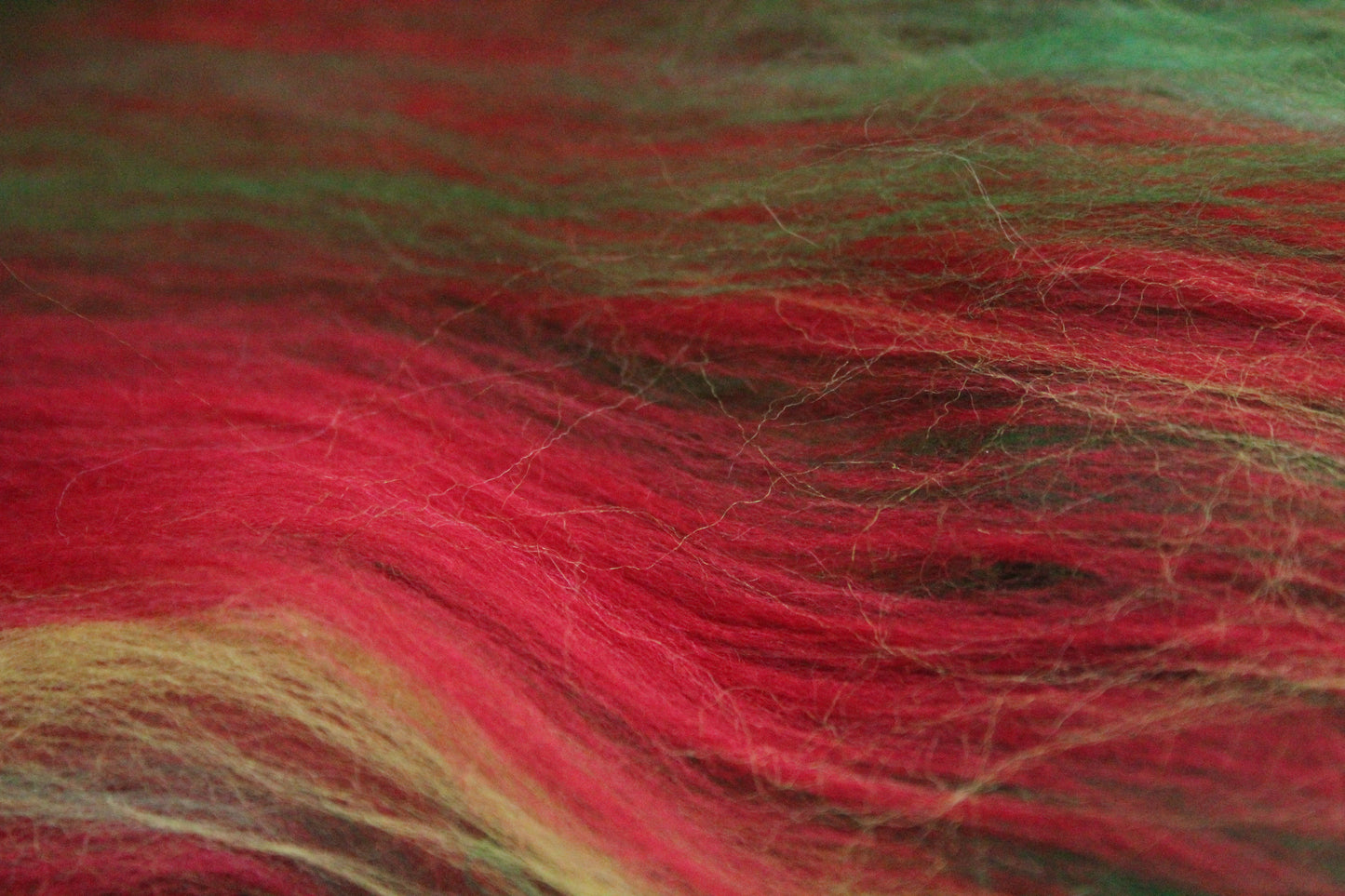 Merino Art Batt  -  Green Red - 72 grams 2.5 oz - Wool for felting, spinning and weaving
