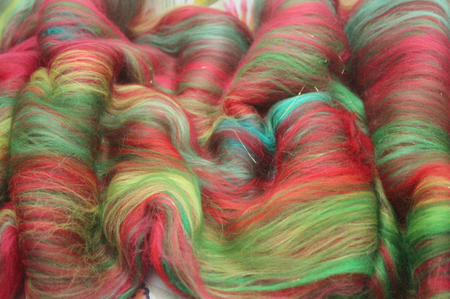 Merino Art Batt  -  Green Red - 72 grams 2.5 oz - Wool for felting, spinning and weaving