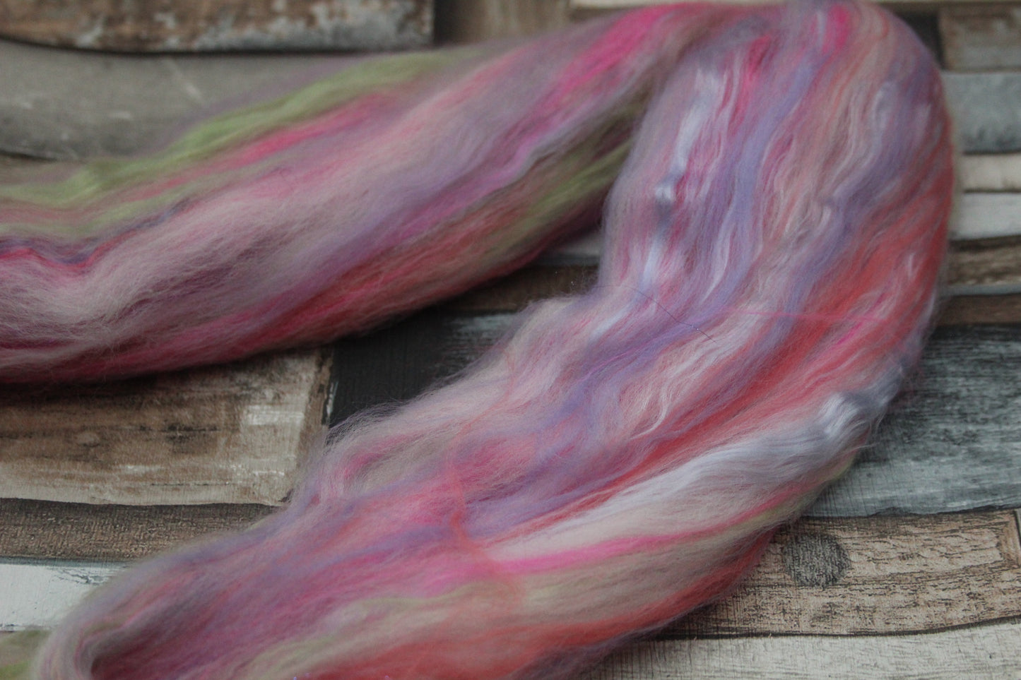 Merino Wool Blend - Purple Pink - 21 grams / 0.7 oz  - Fibre for felting, weaving or spinning