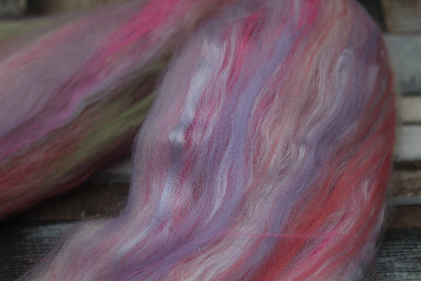 Merino Wool Blend - Purple Pink - 21 grams / 0.7 oz  - Fibre for felting, weaving or spinning