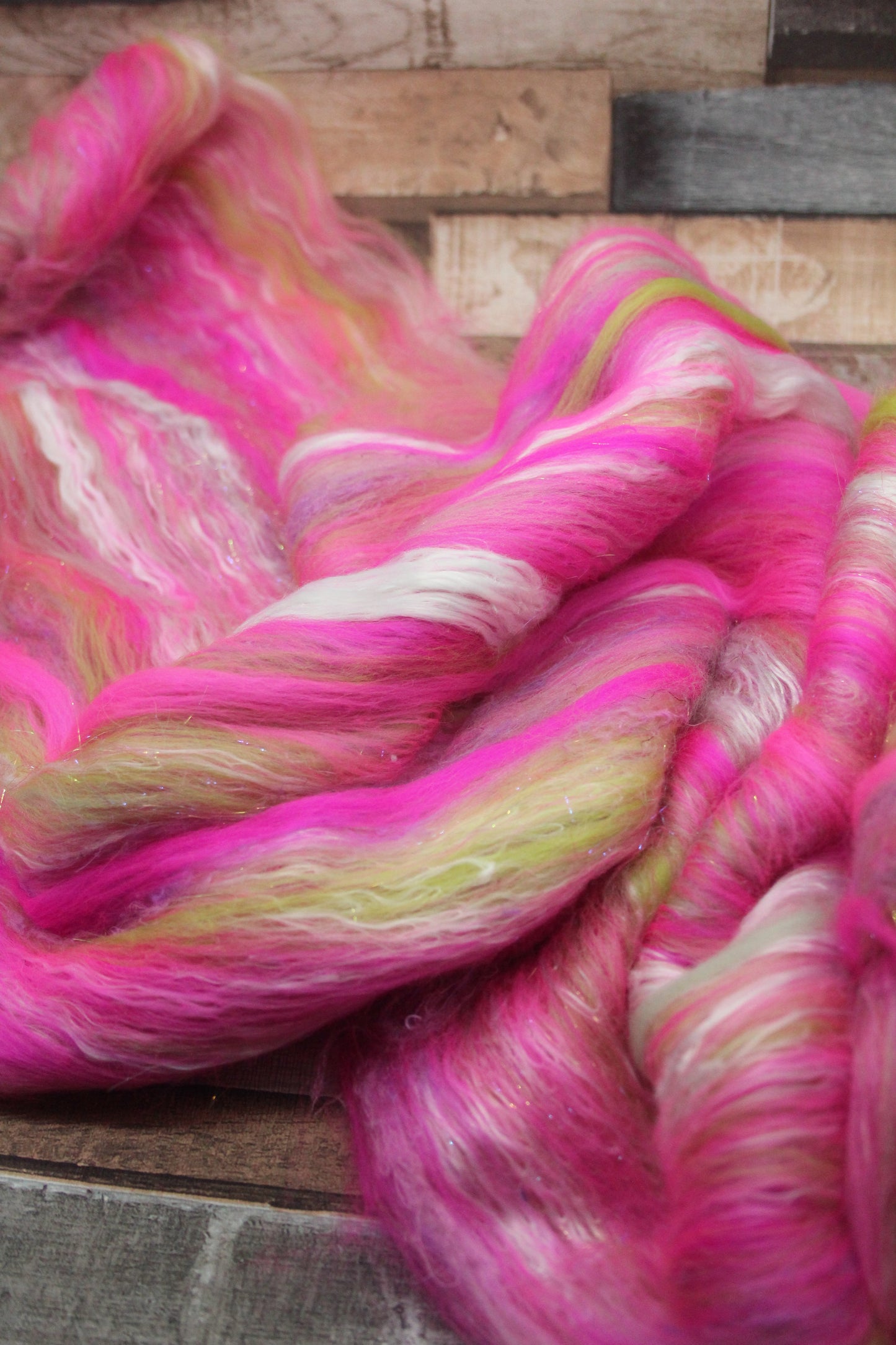 Merino Art Batt  - Pink Green  - 68 grams 2.3 oz - Wool for felting, spinning and weaving